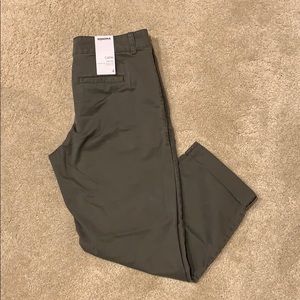 DONATING SOON! NWT Sonoma Capri Pants